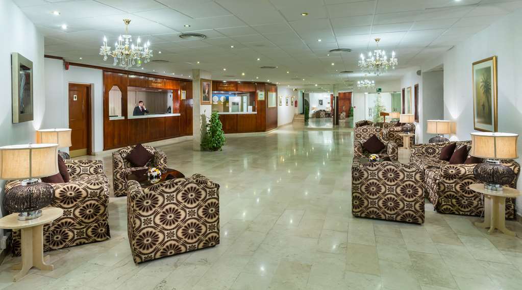 Tulip Inn Downtown Maskat Exteriér fotografie